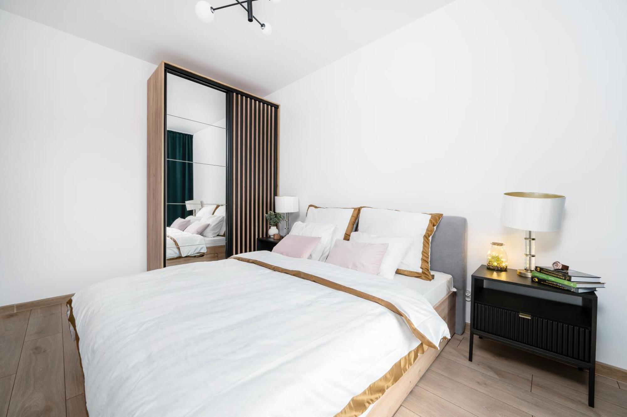 Manufaktura Residence - Apartamenty Prestiz Z Garazem Podziemnym I Dwoma Lazienkami Łódź Dış mekan fotoğraf