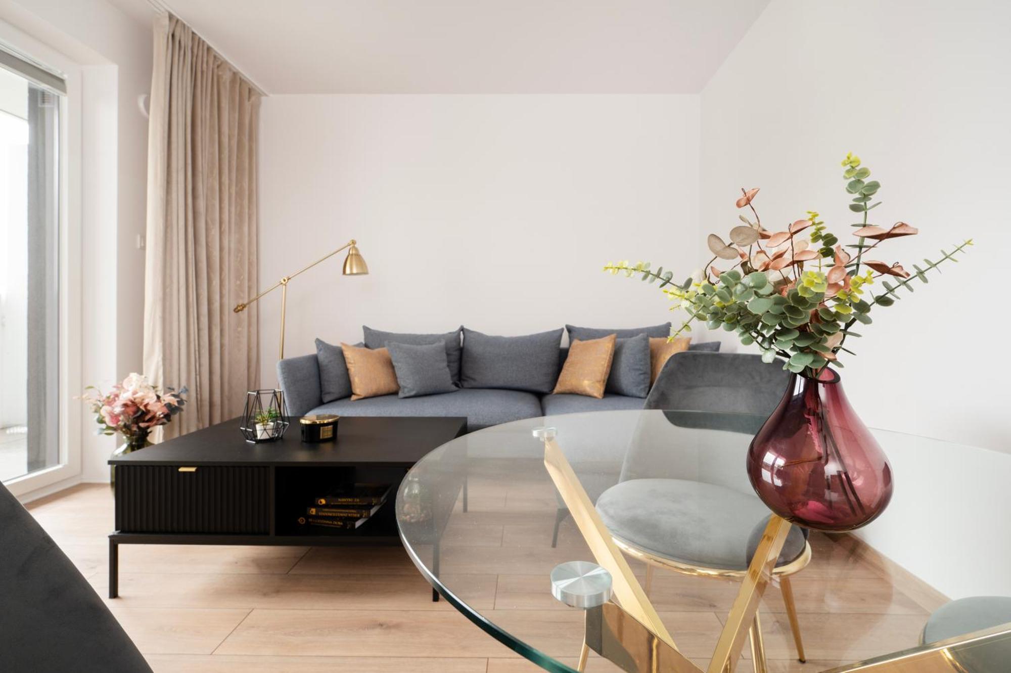 Manufaktura Residence - Apartamenty Prestiz Z Garazem Podziemnym I Dwoma Lazienkami Łódź Dış mekan fotoğraf