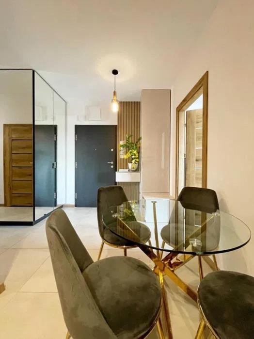 Manufaktura Residence - Apartamenty Prestiz Z Garazem Podziemnym I Dwoma Lazienkami Łódź Dış mekan fotoğraf