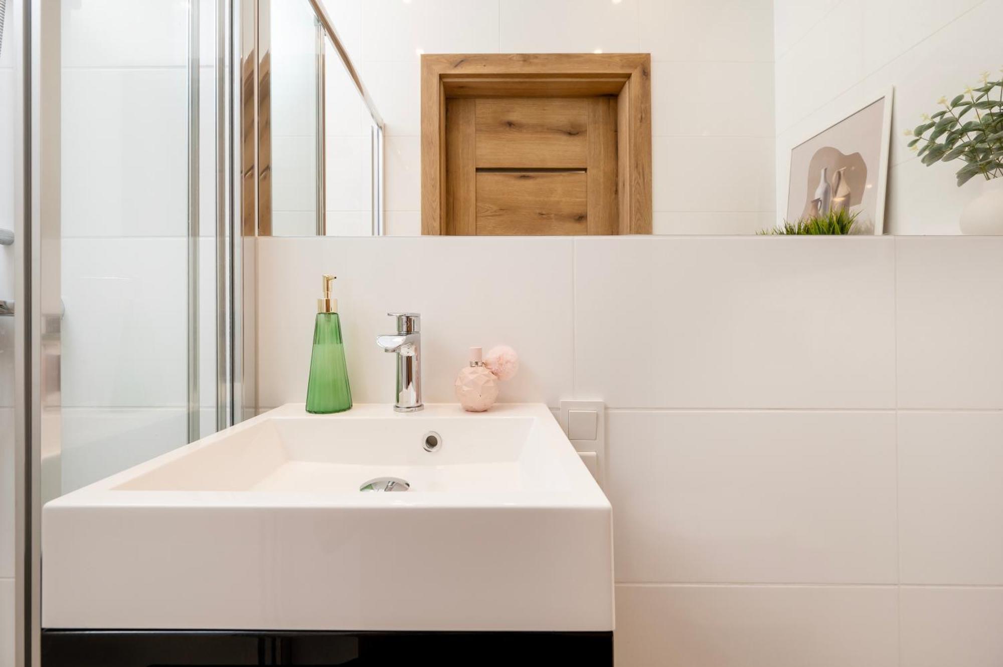 Manufaktura Residence - Apartamenty Prestiz Z Garazem Podziemnym I Dwoma Lazienkami Łódź Dış mekan fotoğraf