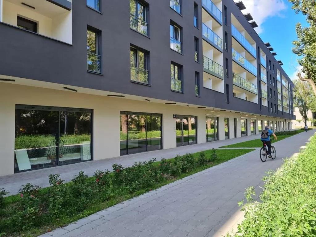 Manufaktura Residence - Apartamenty Prestiz Z Garazem Podziemnym I Dwoma Lazienkami Łódź Dış mekan fotoğraf